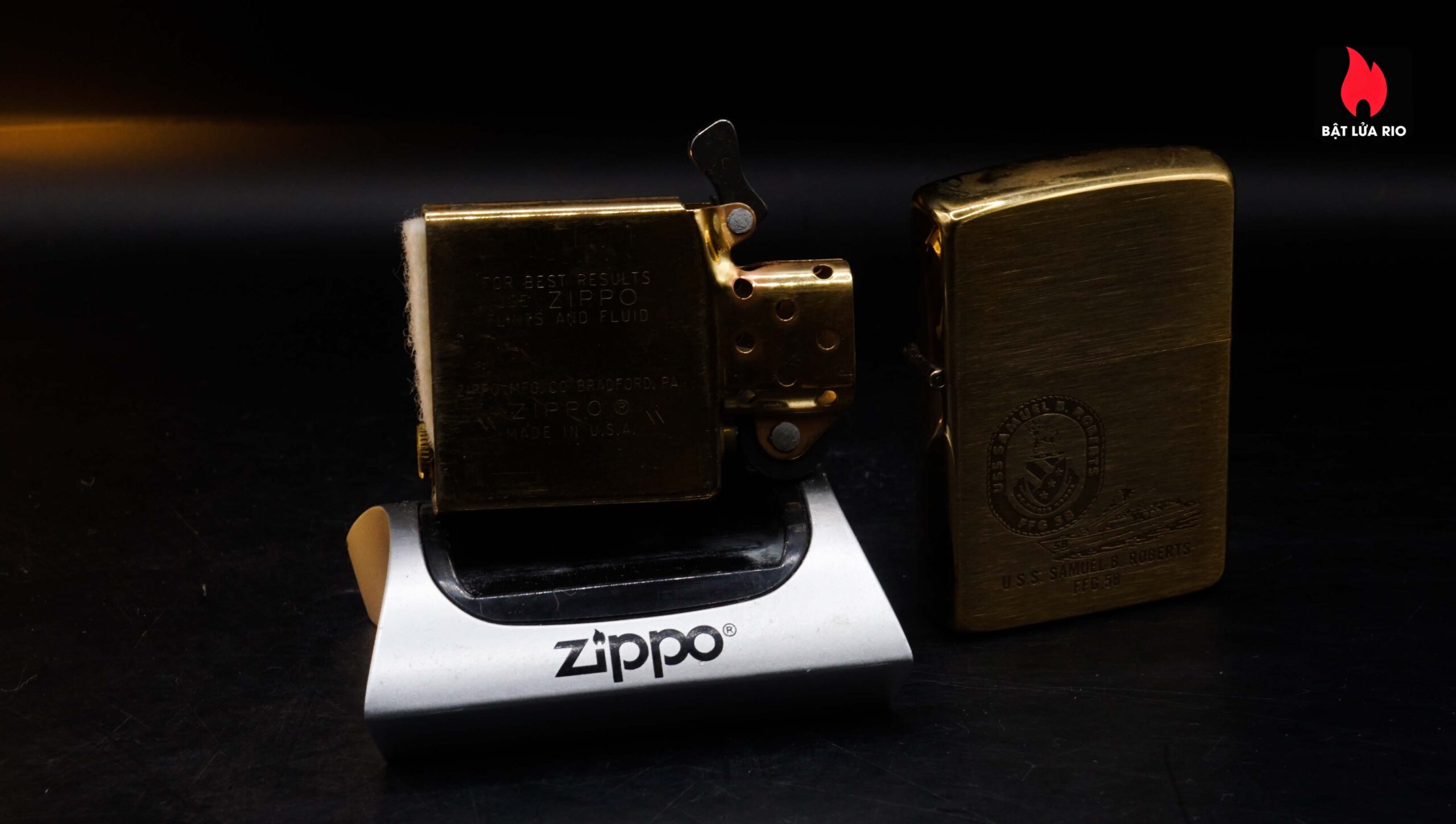 Zippo Chu Niên 1932-1986 – USS Samuel B. Roberts FFG 58 5