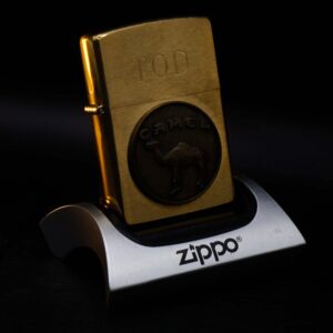 Zippo Chu Niên 1932 – 1992 – Camel Beast Medallion – Đồng Nguyên Khối – TOD 18