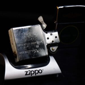Zippo La Mã 1988 – High Polished Chrome – USS Hammerhead SSN-663 15 Zippo La Mã 1988 – High Polished Chrome – USS Hammerhead SSN-663 3