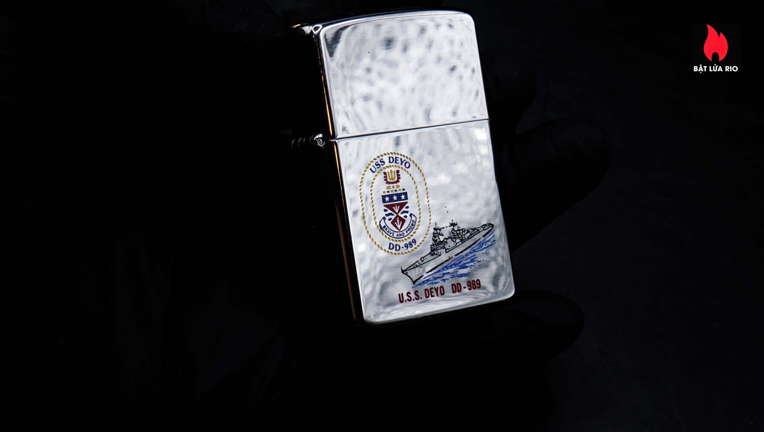 Zippo La Mã 1989 – High Polished Chrome – USS Deyo DD-989 14 Zippo La Mã 1989 – High Polished Chrome – USS Deyo DD-989