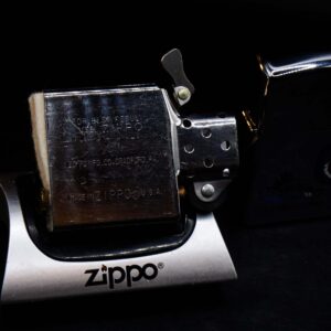 Zippo La Mã 1991 – High Polished Chrome – USS Valley Forge CG-50 21 Zippo La Mã 1991 – High Polished Chrome – USS Valley Forge CG-50 4
