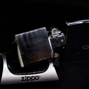 Zippo La Mã 1991 – High Polished Chrome – USS Valley Forge CG-50 20 Zippo La Mã 1991 – High Polished Chrome – USS Valley Forge CG-50 5