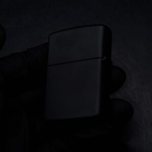 Zippo La Mã 1991 – Marlboro Man Silhouette – Black Matte 15