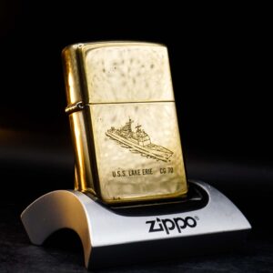 Zippo La Mã 1996 – High Polished Brass – USS Lake Erie CG-70 – Xước