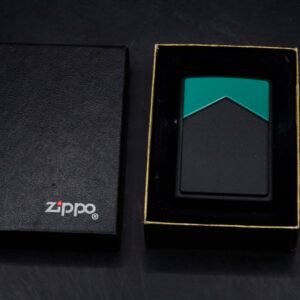 Zippo La Mã 1996 – Marlboro Green Roof Black Matte Emblem 1