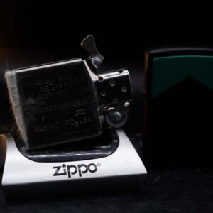 Zippo La Mã 1996 – Marlboro Green Roof Black Matte Emblem 10