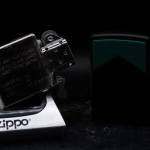 Zippo La Mã 1996 – Marlboro Green Roof Black Matte Emblem 11