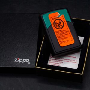 Zippo La Mã 1996 – Marlboro Green Roof Black Matte Emblem 3