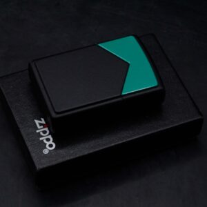 Zippo La Mã 1996 – Marlboro Green Roof Black Matte Emblem 5