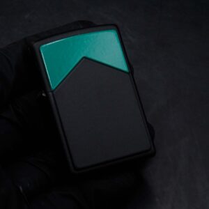 Zippo La Mã 1996 – Marlboro Green Roof Black Matte Emblem 6