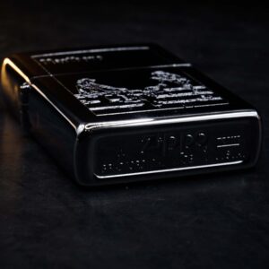Zippo La Mã 1997 – Zippo High Polished Chrome – Marlboro Two Cowboys On The Fence 3