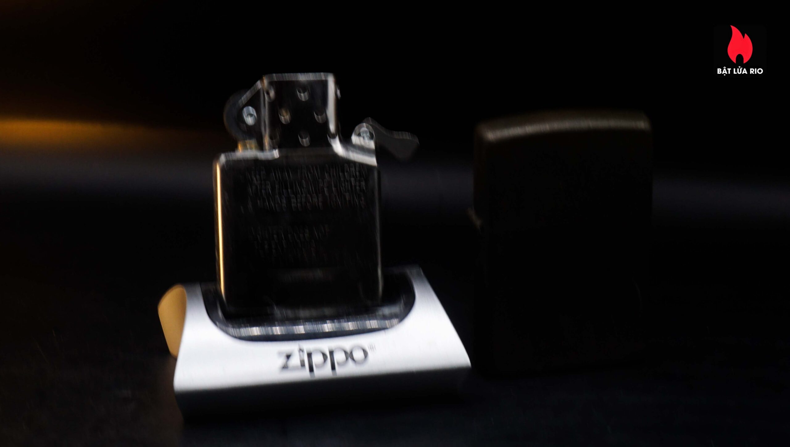 Zippo La Mã 2000 – Solid Brass – Đồng Nguyên Khối – Đồng Thô 36 Zippo La Mã 2000 – Solid Brass – Đồng Nguyên Khối – Đồng Thô 11
