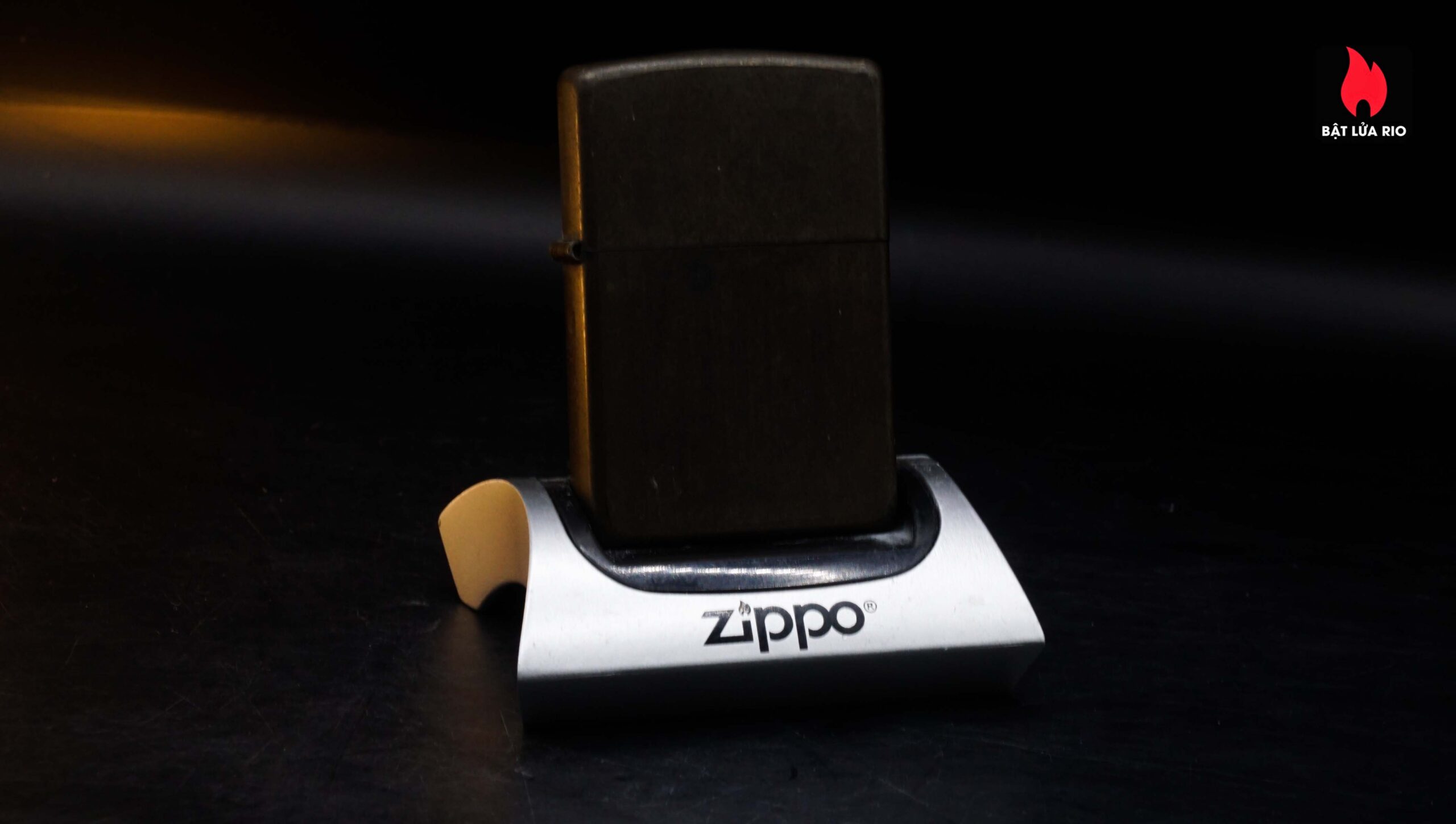 Zippo La Mã 2000 – Solid Brass – Đồng Nguyên Khối – Đồng Thô 38 Zippo La Mã 2000 – Solid Brass – Đồng Nguyên Khối – Đồng Thô
