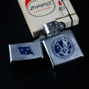 Zippo Xưa 1965 – Nato Strikfltlanta – K. S. MASTERSON Vice Admiral, U.S. Navy Commander STRIKFLTLANT 9