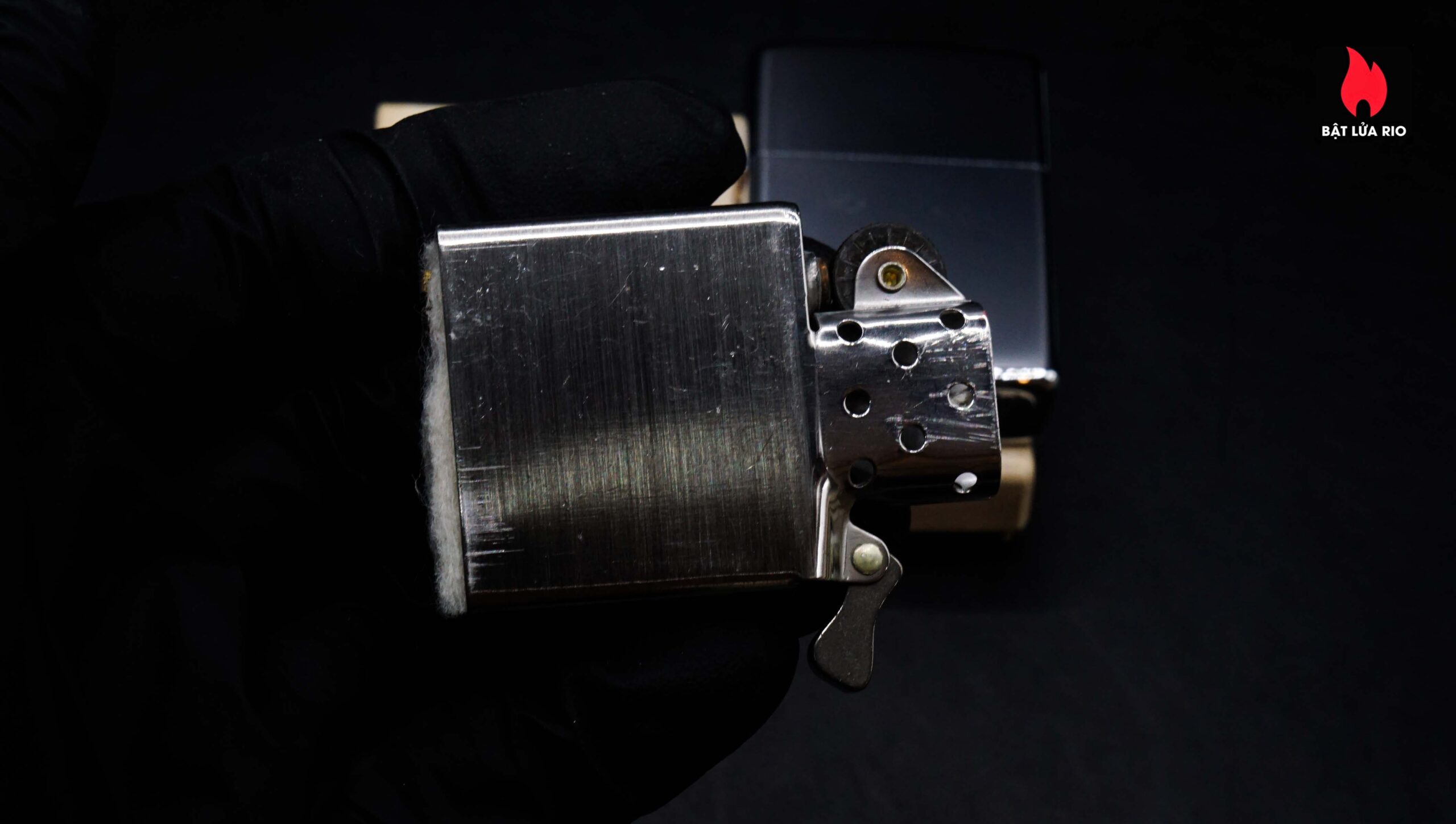 Zippo Xưa 1975 – Plain – Trơn 2 mặt – Zippo High Polished Chrome – New 11