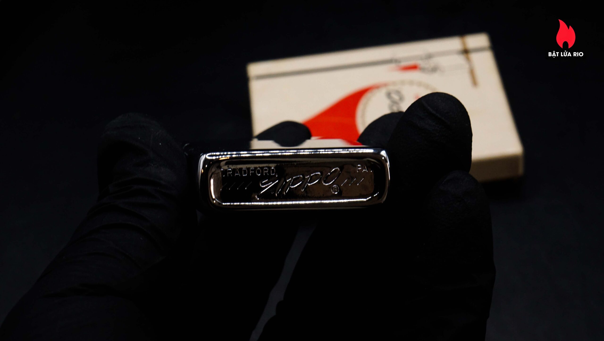 Zippo Xưa 1975 – Plain – Trơn 2 mặt – Zippo High Polished Chrome – New 12