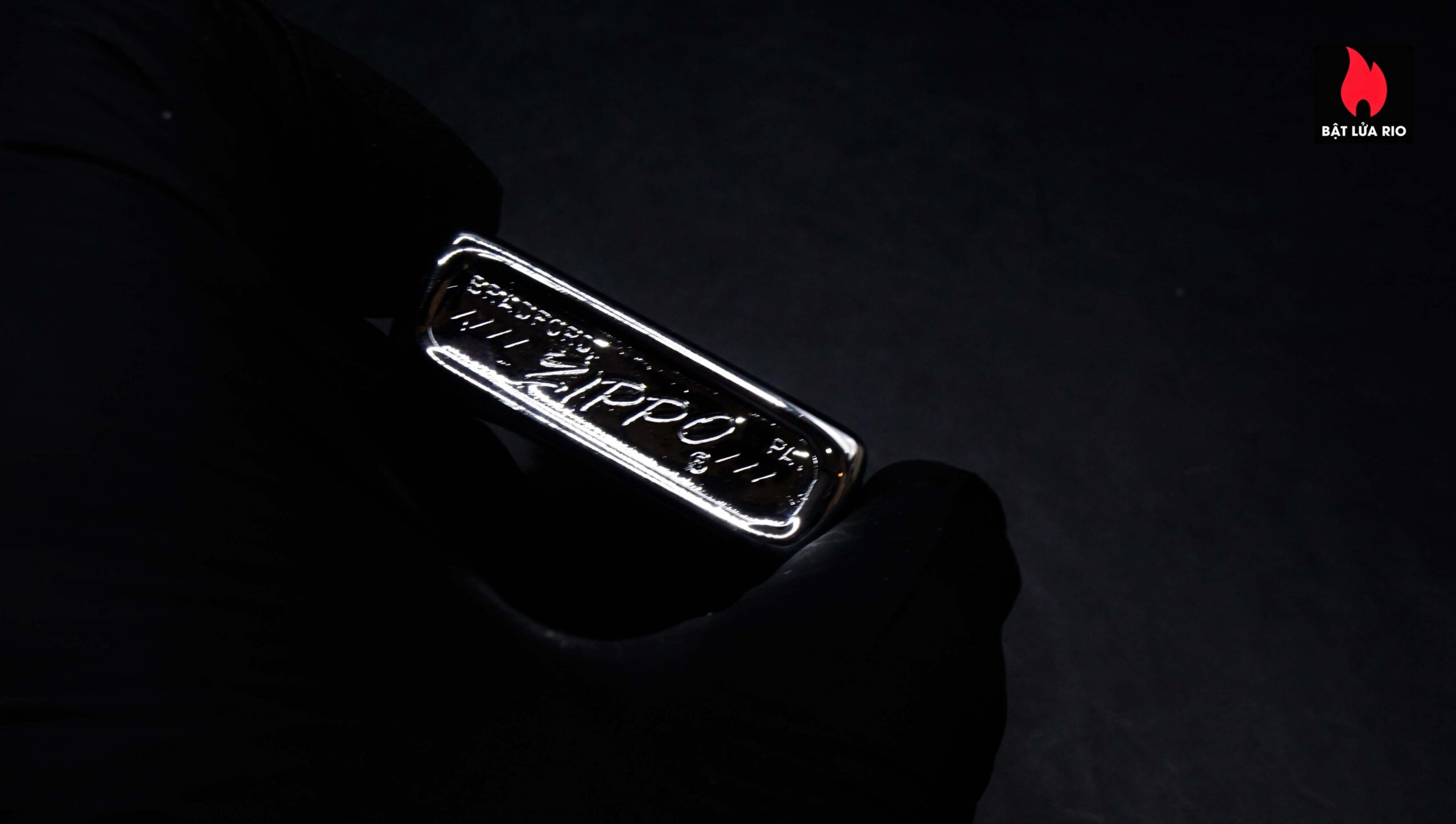 Zippo Xưa 1975 – Plain – Trơn 2 mặt – Zippo High Polished Chrome – New 15