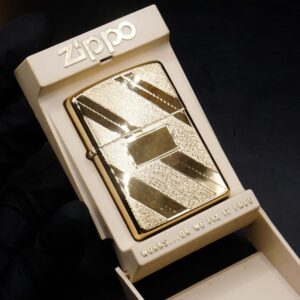 Zippo Xưa 1979 – Gold Plate Golden Elegance – Diagonal Swirl Regular 1