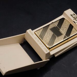 Zippo Xưa 1979 – Gold Plate Golden Elegance – Diagonal Swirl Regular 2