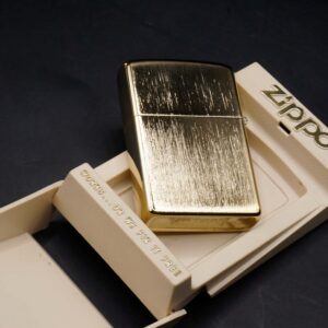 Zippo Xưa 1979 – Gold Plate Golden Elegance – Diagonal Swirl Regular 4