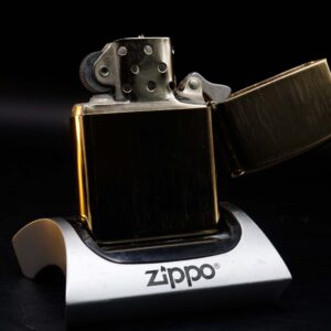 Zippo Xưa 1979 – Gold Plate Golden Elegance – Diagonal Swirl Regular 9