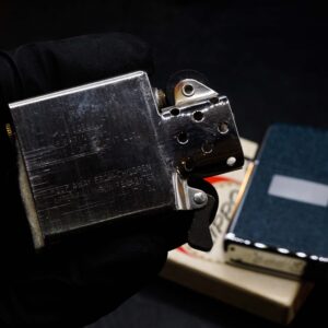 Zippo Xưa 1979 – No.353 – Zippo Denim 17