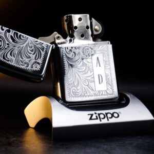 Zippo Xưa 1981 – No.352 – Venetian – Hoa Văn Ý 1