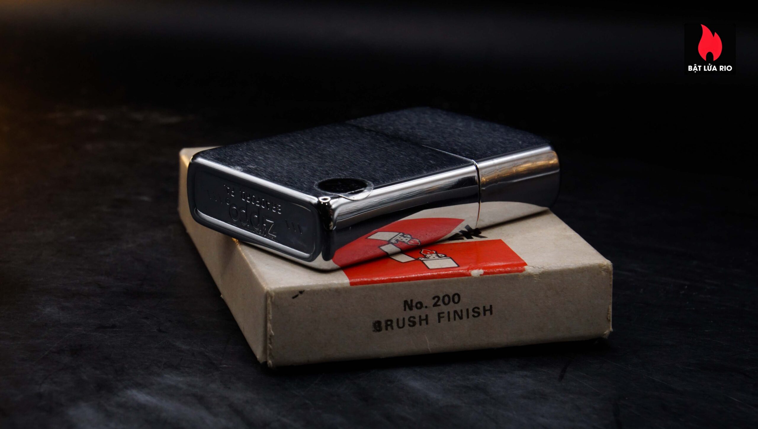 Zippo Xưa 1984 – Plain – Trơn 2 mặt – Brushed Chrome – New 46 Zippo Xưa 1984 – Plain – Trơn 2 mặt – Brushed Chrome – New 11
