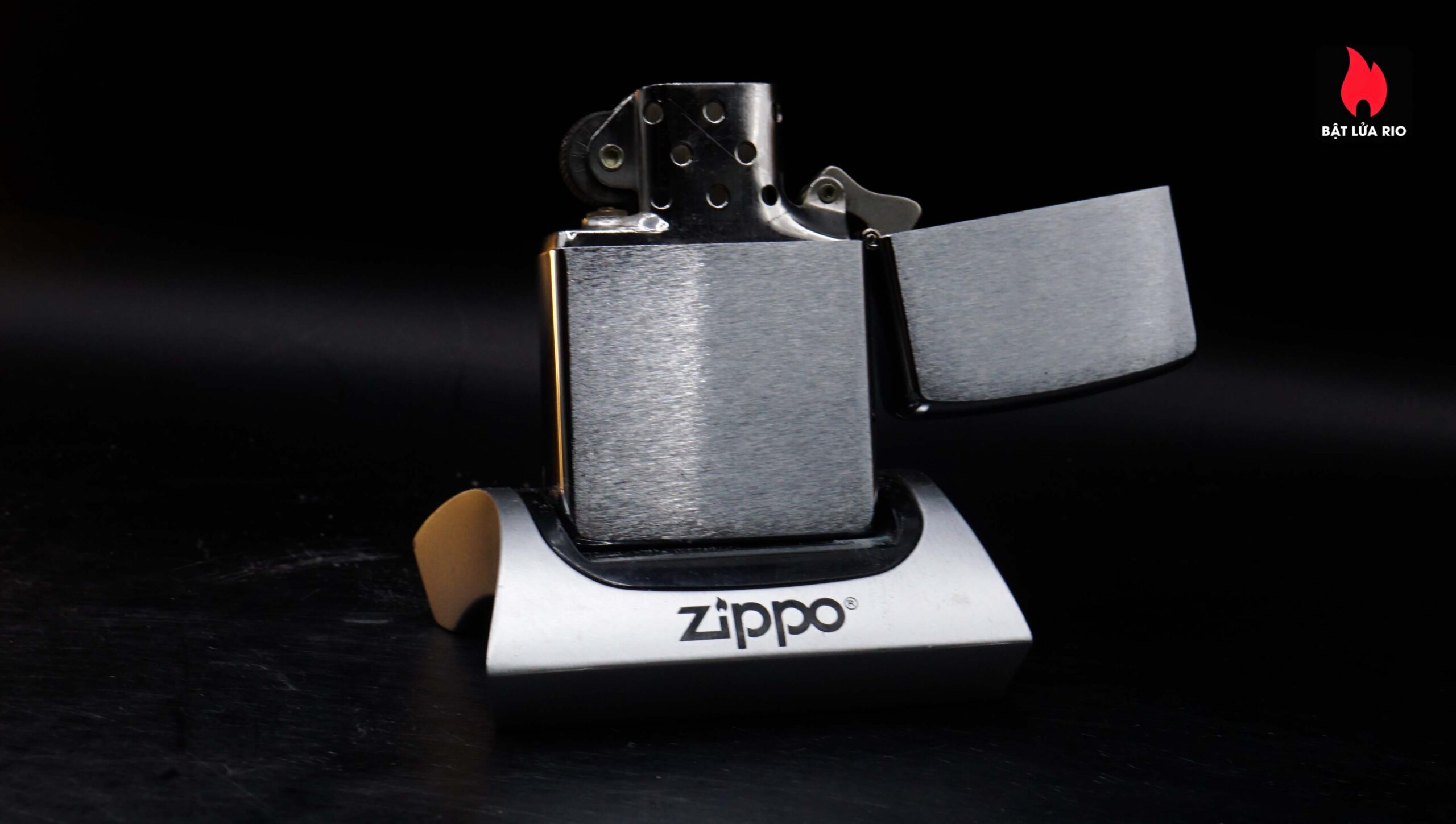 Zippo Xưa 1984 – Plain – Trơn 2 mặt – Brushed Chrome – New 43 Zippo Xưa 1984 – Plain – Trơn 2 mặt – Brushed Chrome – New 14