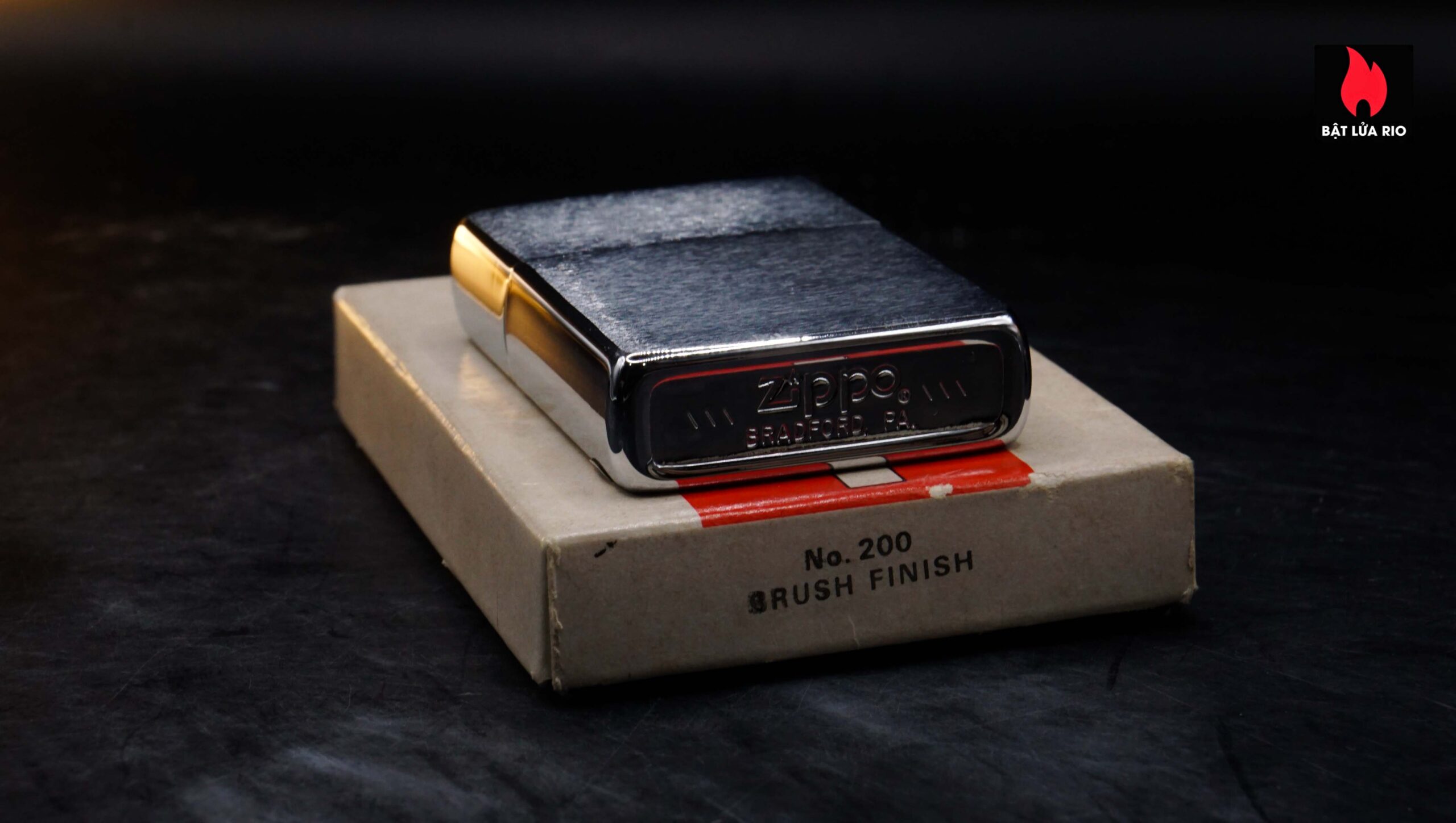 Zippo Xưa 1984 – Plain – Trơn 2 mặt – Brushed Chrome – New 48 Zippo Xưa 1984 – Plain – Trơn 2 mặt – Brushed Chrome – New 9