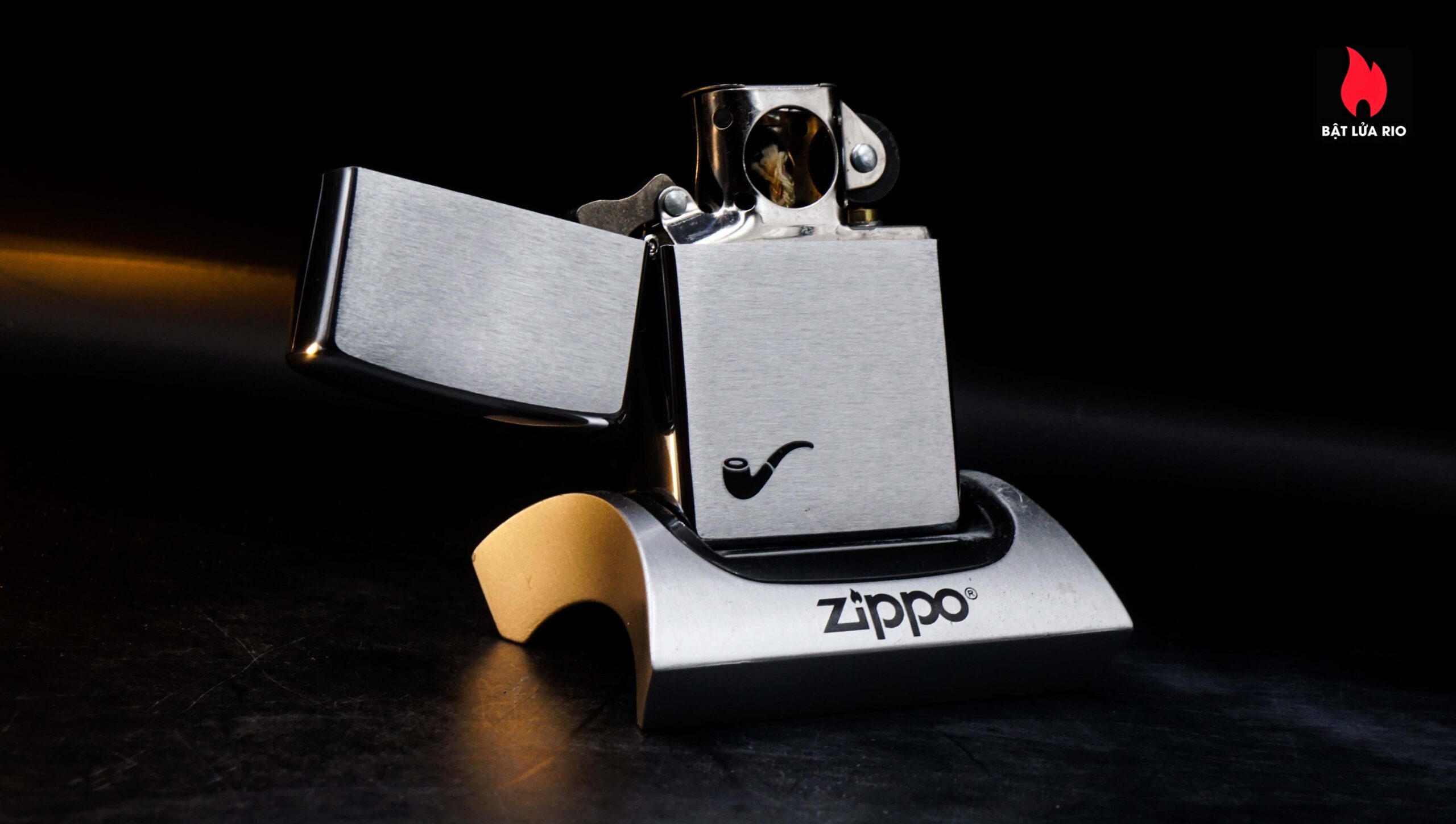 Zippo 2001 – Pipe Lighter – Brush Chrome 1