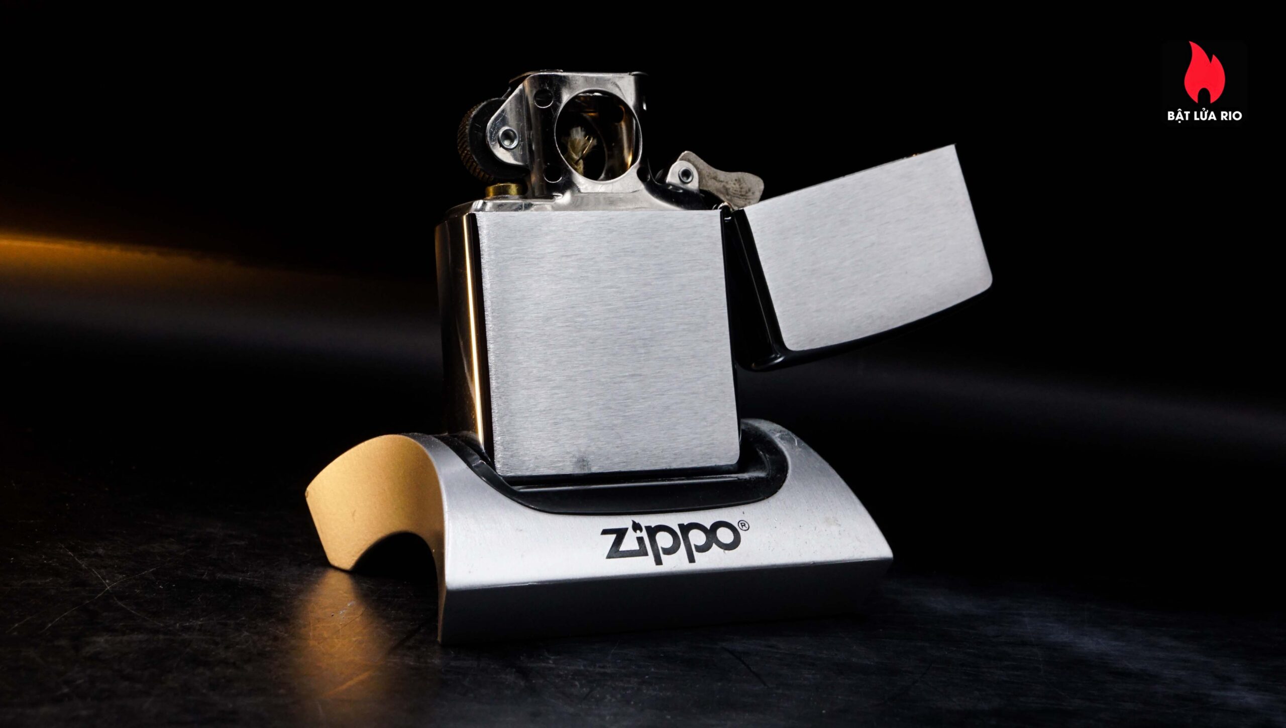Zippo 2001 – Pipe Lighter – Brush Chrome 2