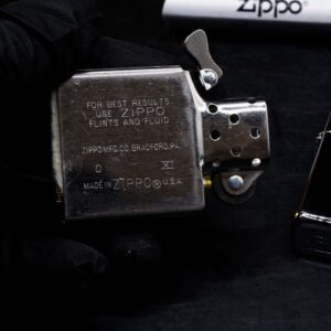 Zippo La Mã 1995 – Zippo High Polished Chrome – Truss Me Soho NYC – Skull Series #1 7