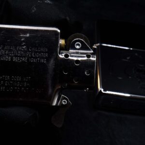 Zippo La Mã 1995 – Zippo High Polished Chrome – Truss Me Soho NYC – Skull Series #5 5