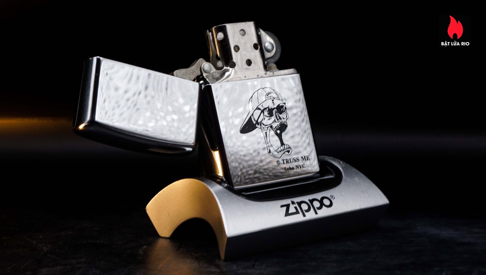 Zippo La Mã 1997 – Zippo High Polished Chrome – Truss Me Soho NYC – Skull Series #7 1