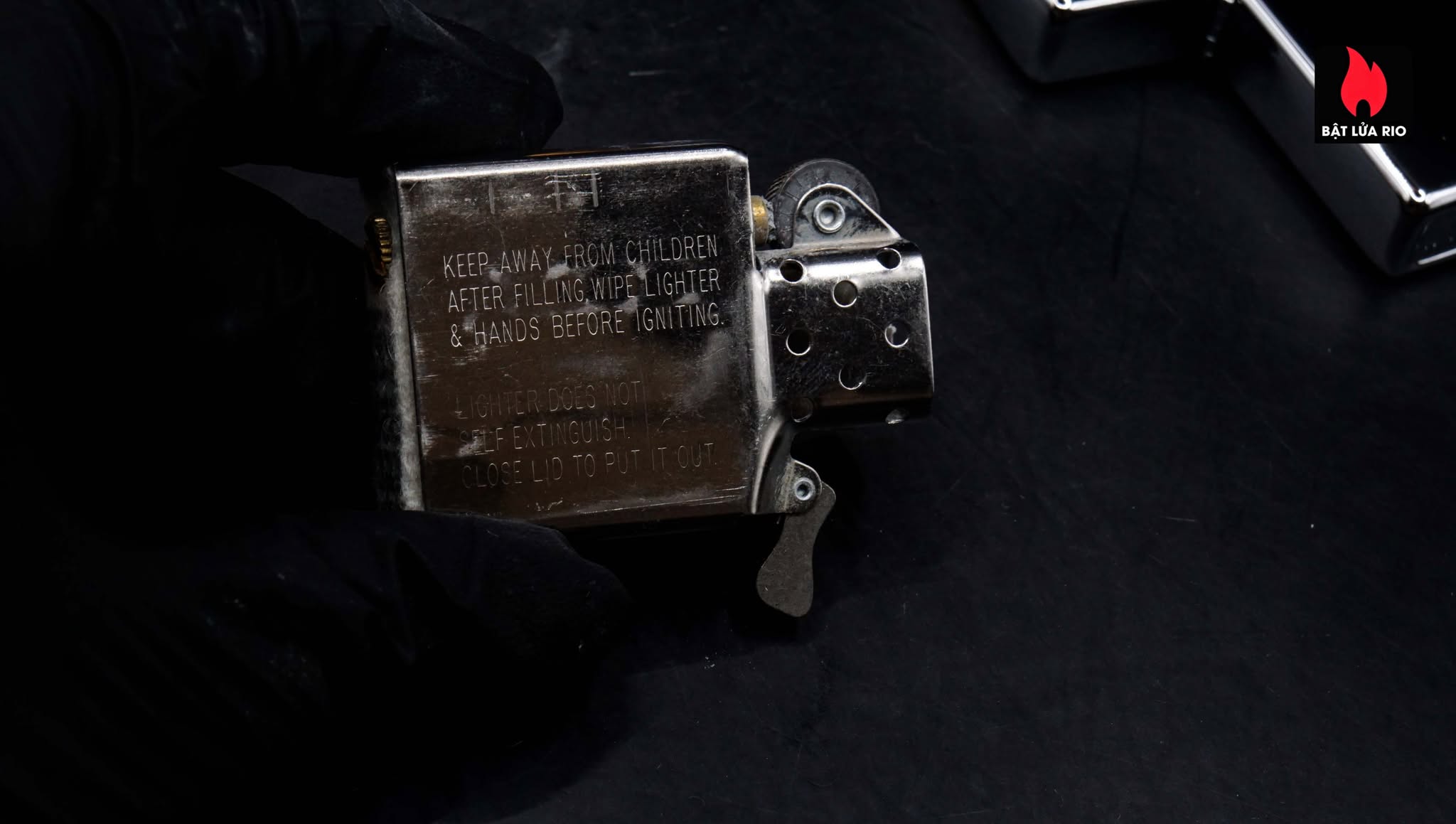 Zippo La Mã 1997 – Zippo High Polished Chrome – Truss Me Soho NYC – Skull Series #7 5