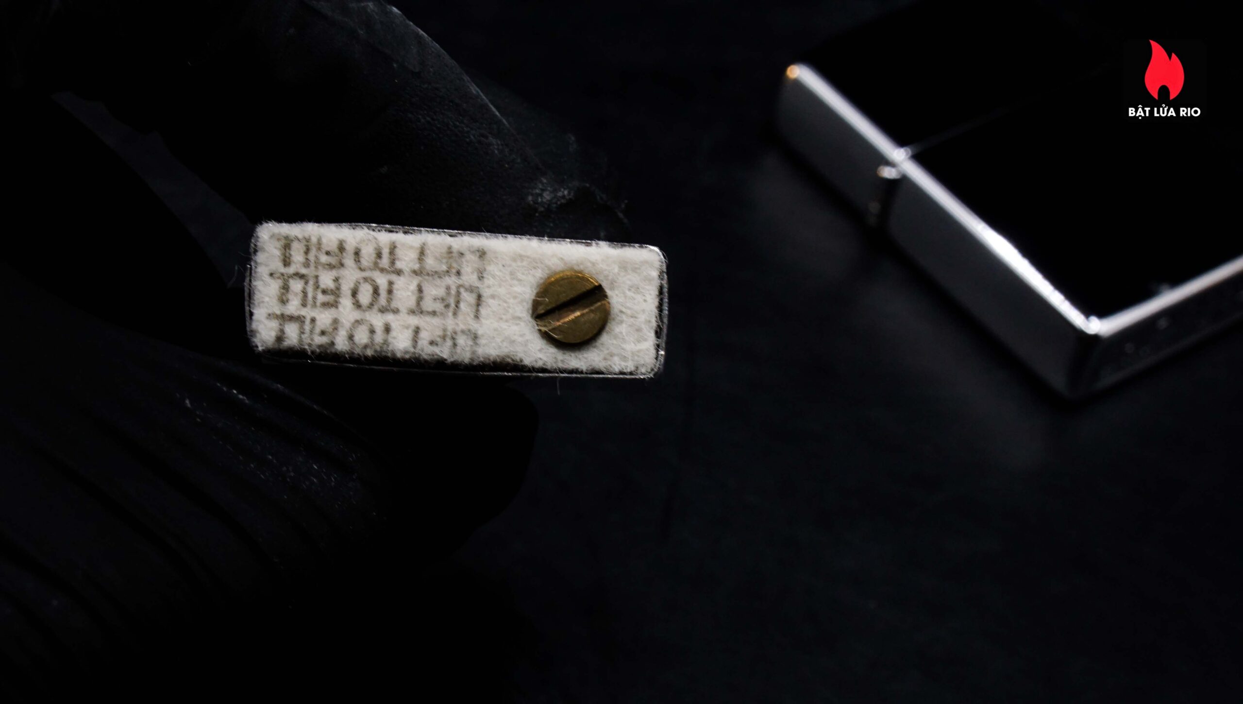 Zippo La Mã 1998 – Zippo High Polished Chrome – Truss Me Soho NYC – Skull Series #6 6