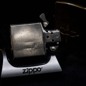 Zippo La Mã 1988 – Marlboro Longhorns – Đồng Nguyên Khối 18