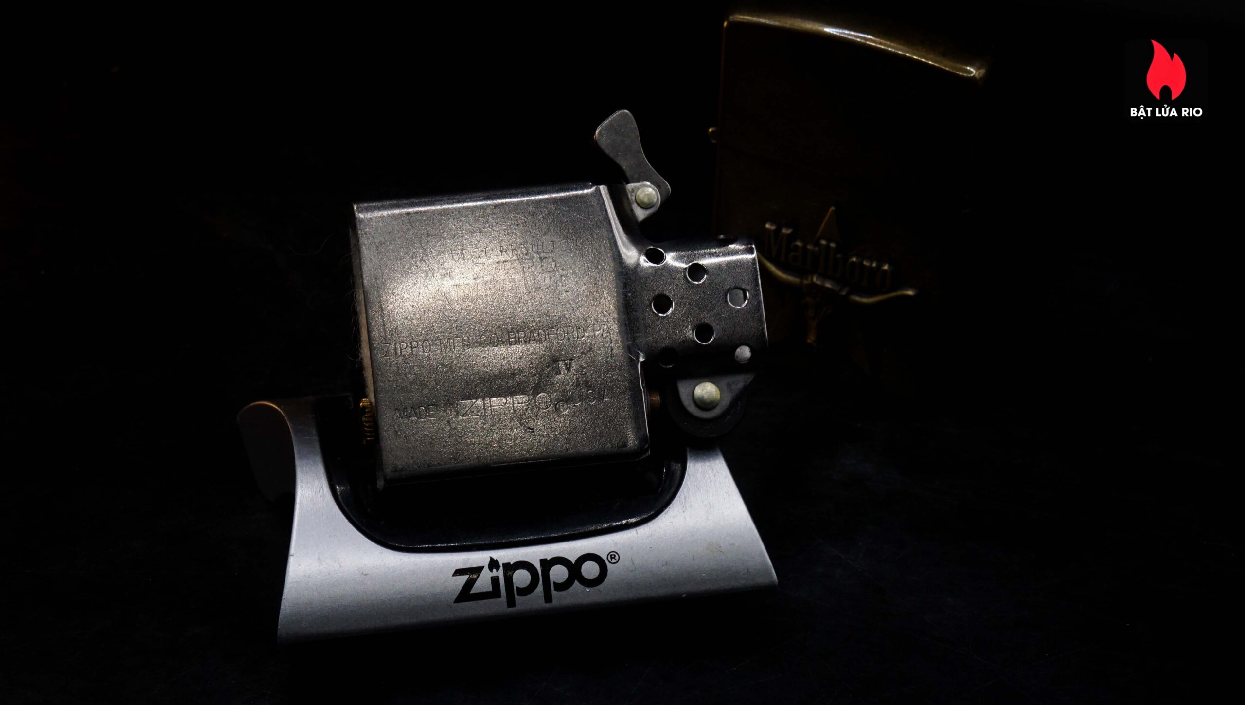 Zippo La Mã 1988 – Marlboro Longhorns – Đồng Nguyên Khối 18