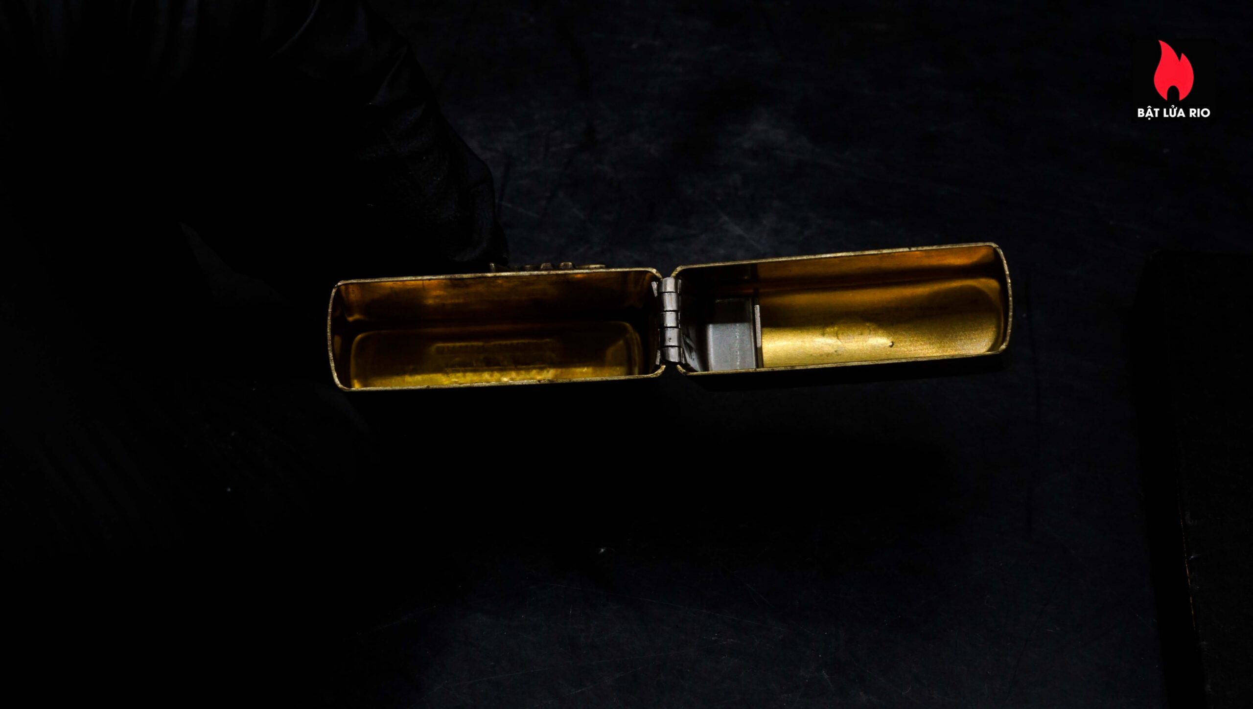 Zippo La Mã 1988 – Marlboro Longhorns – Đồng Nguyên Khối 20