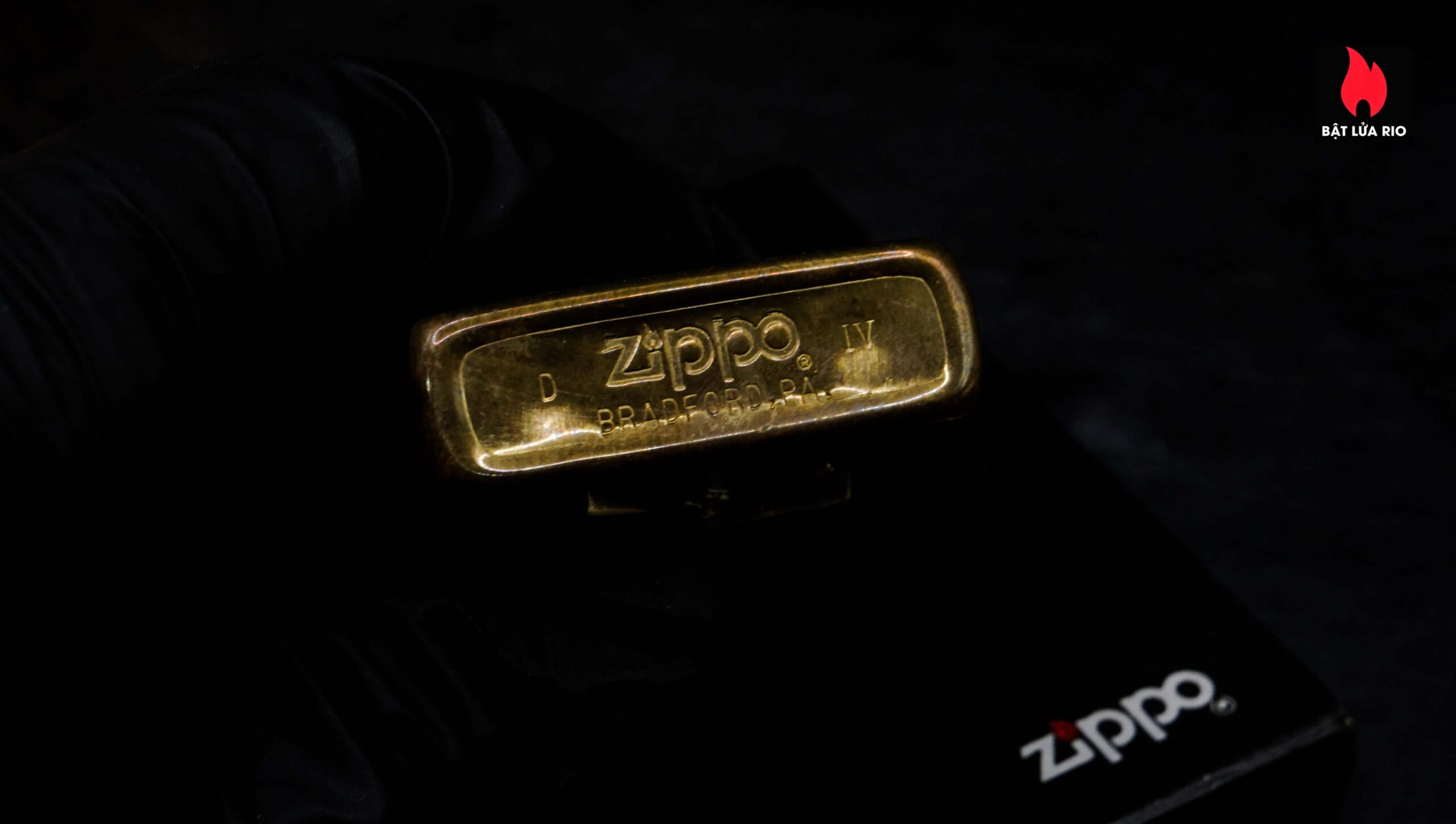 Zippo La Mã 1988 – Marlboro Longhorns – Đồng Nguyên Khối 25