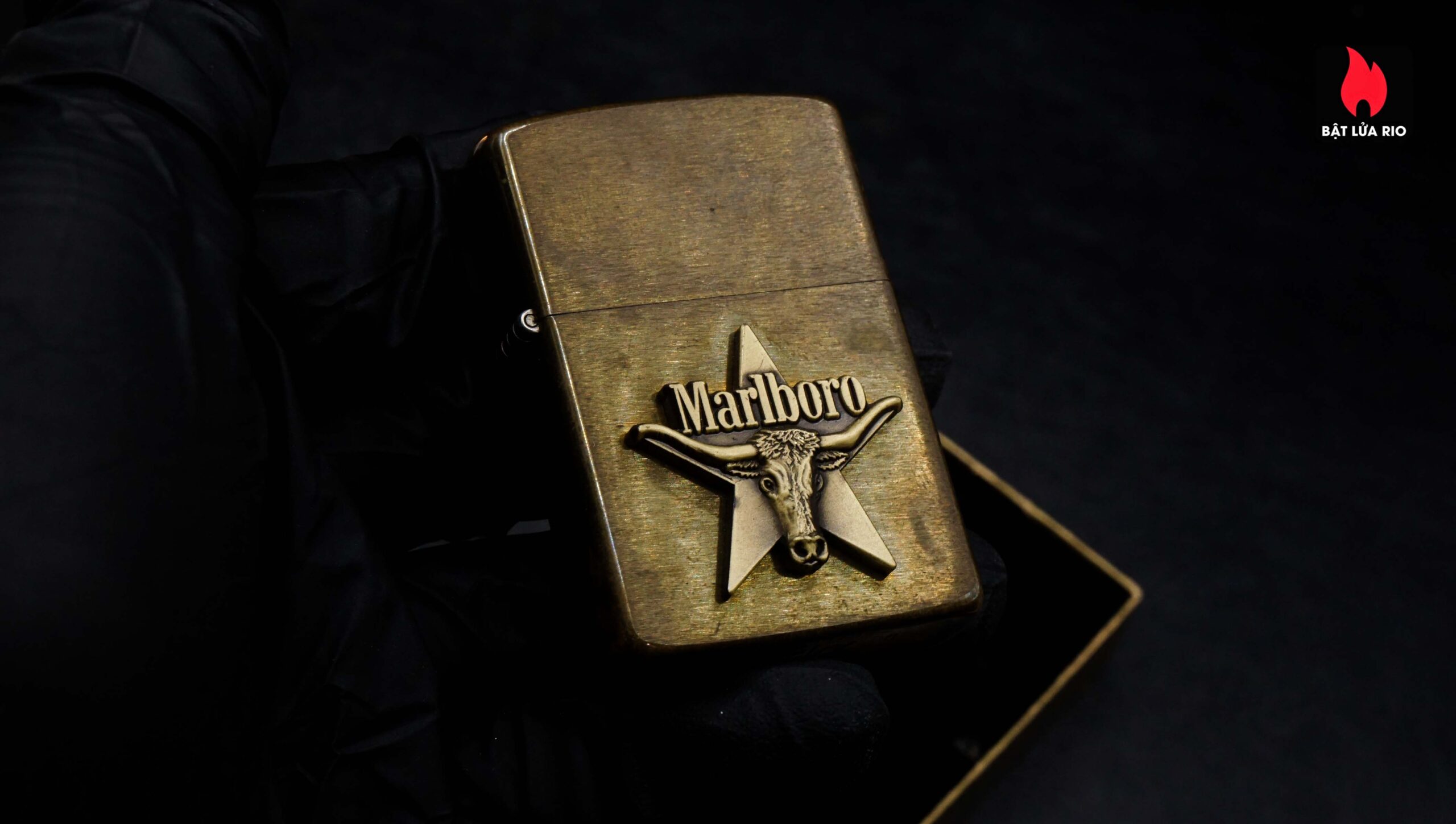 Zippo La Mã 1988 – Marlboro Longhorns – Đồng Nguyên Khối