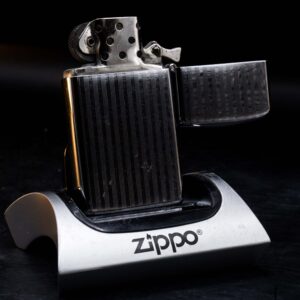 Zippo Slim Xưa 1957 – #1615 Ribbon – Cũ 2