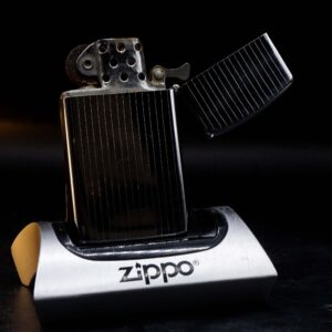 Zippo Slim Xưa 1971 – #1625 Diagonal – Cũ 2