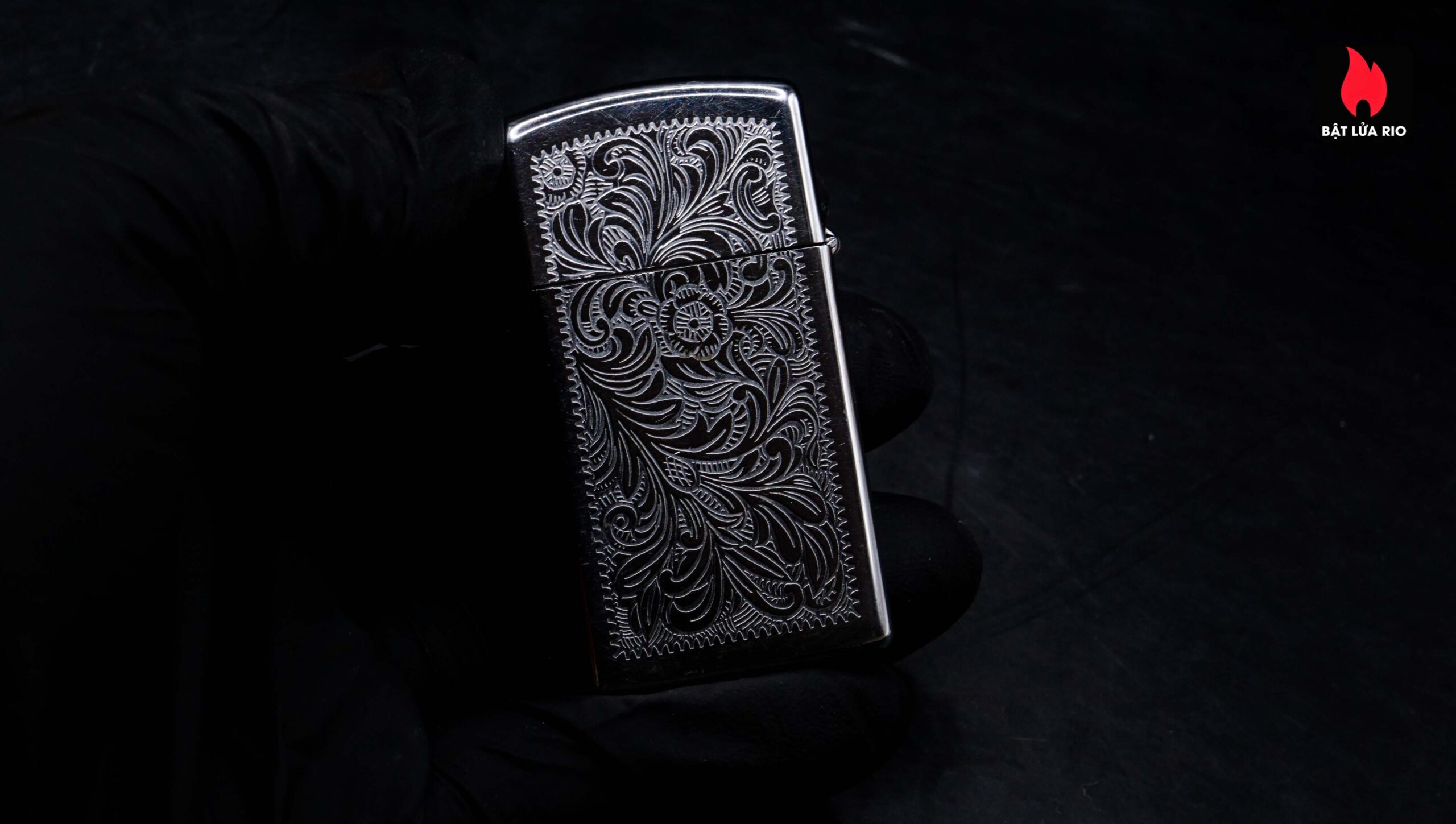 Zippo Slim Xưa 1983 – Venetian – Hoa Văn Ý – Cũ 13