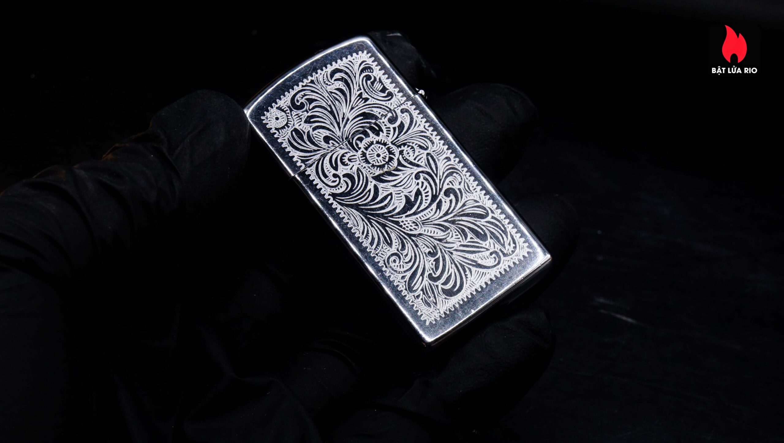 Zippo Slim Xưa 1983 – Venetian – Hoa Văn Ý – Cũ 23