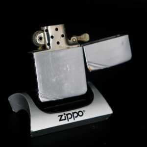Zippo Xưa 1938-1939 – Chủ Đề Chữ Ký 8