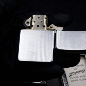 Zippo Xưa 1949-1950 – The Oliver Corporation Cletrac 28