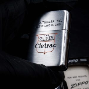 Zippo Xưa 1949-1950 – The Oliver Corporation Cletrac 34