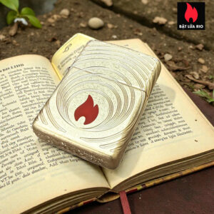 Zippo 2026 Collectible of the Year Asia – GENERATIONS Armor® Tumbled Brass – Zippo Coty 2026 – Zippo 47219 13